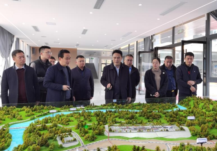 绵阳市县委书记何长鹰调研化工园区基础设施建设情况 绵阳市县委书记何长鹰调研化工园区基础设施建设情况