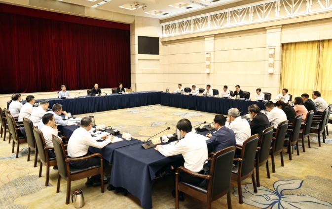 毛伟明与院士专家座谈，听取对“十五五”规划编制意见建议