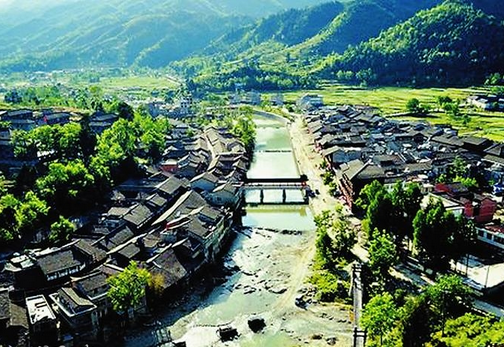 如何培育特色旅游小镇，如何经营特色旅游小镇？