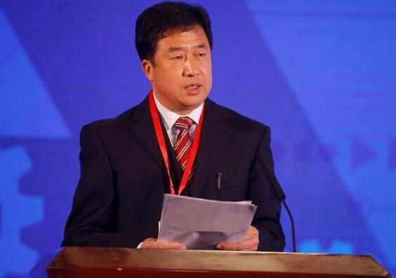中国汽车技术研究中心有限公司副总经理高和生出席会议，并做题为“新能源客车产业发展情况与建议”的主题演讲