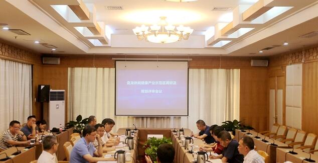 重庆云阳县委副书记、县长覃昌德率队，调研并召开评审会议