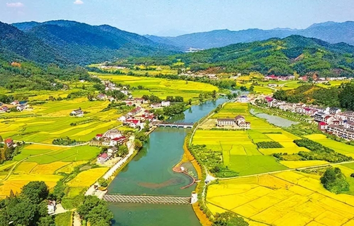 中国式现代化进程中数智化赋能乡村振兴的路径 中国式现代化进程中数智化赋能乡村振兴的路径